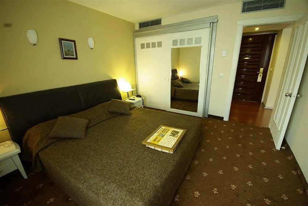 Tempo Residence Gayrettepe 伊斯坦布尔 4*,