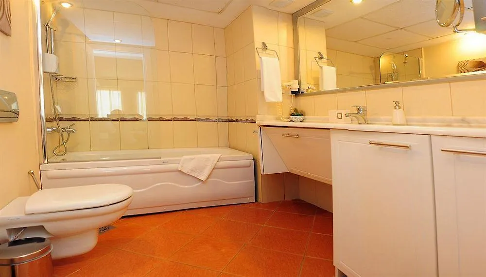 Tempo Residence Gayrettepe 伊斯坦布尔 4*,